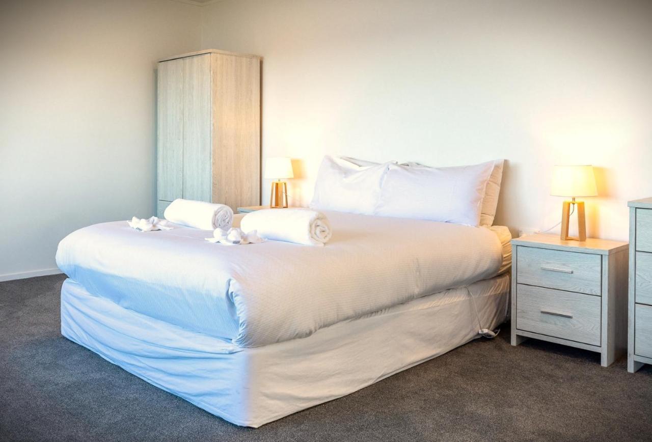 Driftwood Beach House With Spa Pool - Absolute Beachfront! Blackpool ภายนอก รูปภาพ